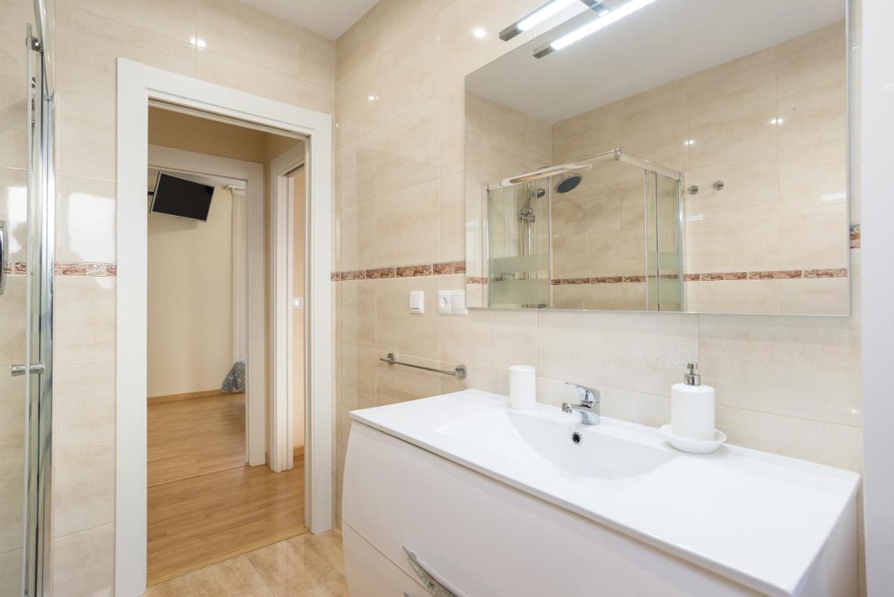 Alferez II By Ele Apartments Malaga Exterior photo